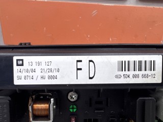 Блок предохранителей под капот, ориг. номер 93182941, Opel Astra H 2004-2007