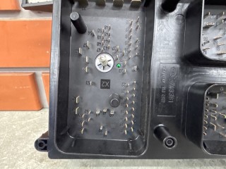 Блок предохранителей под капот, ориг. номер 93182941, Opel Astra H 2004-2007