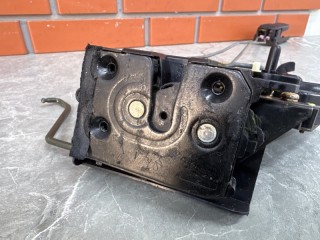 Замок задний левый, ориг. номер 814101E020, Hyundai Verna MC 2005-2009