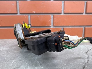 Замок задний правый, ориг. номер 8142026000, Hyundai Santa Fe SM 2000-2004