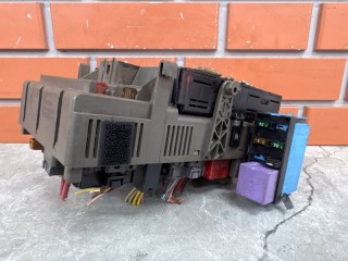 Блок предохранителей в салон, ориг. номер 8200449594, Renault laguna 2 2001-2005