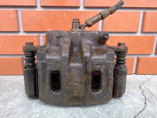 Суппорт передний правый, ориг. номер 58130H1000, Hyundai Terracan 1 2001-2004