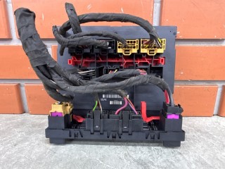 Блок бортовой сети, ориг. номер 3C0937049L, Volkswagen Passat B6 2005-2010