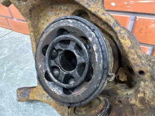 Кулак передний правый, ориг. номер 52088652AD, Jeep Cherokee JK 2001-2004