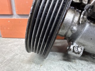 Насос ГУР, ориг. номер 52088712AC, Jeep Cherokee KJ 2001-2004