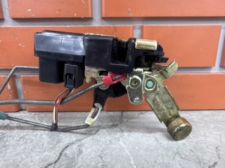 Замок передний правый, ориг. номер 55177042AJ, Jeep Cherokee KJ 2001-2004