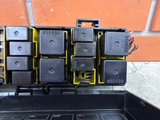 Блок предохранителей под капот, ориг. номер 56010453AD, Jeep Cherokee KJ 2001-2004