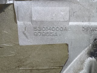 Крышка двс декоративная, ориг. номер 53014000AE, Jeep Cherokee JK 2001-2004
