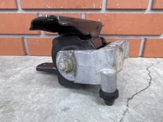 Подушка двигателя правая, ориг. номер MN101441, Mitsubishi Lancer 10 2007-2010