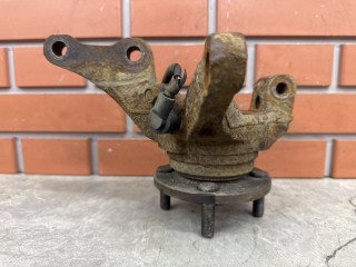 Кулак передний левый, ориг. номер MR403405, Mitsubishi Lancer Cedia 2000-2003