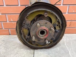 Кулак задний левый, ориг. номер MR519137, Mitsubishi Lancer Cedia 2000-2003