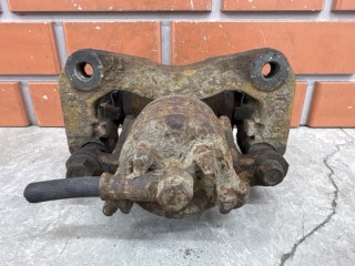 Суппорт передний правый, ориг. номер MR569126, Mitsubishi Lancer Cedia 2000-2003