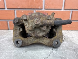 Суппорт передний правый, ориг. номер MR569126, Mitsubishi Lancer Cedia 2000-2003