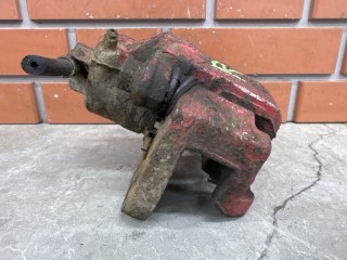 Суппорт передний правый, ориг. номер MR569126, Mitsubishi Lancer Cedia 2000-2003