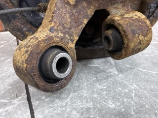 Кулак задний правый, ориг. номер MR519522, Mitsubishi Eclipse D5A 1999-2005