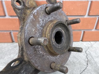 Кулак передний левый, ориг. номер MR369819, Mitsubishi Eclipse D5A 1999-2005