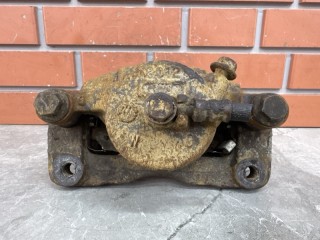 Суппорт передний правый, ориг. номер MR449856, Mitsubishi Eclipse D5A 1999-2005