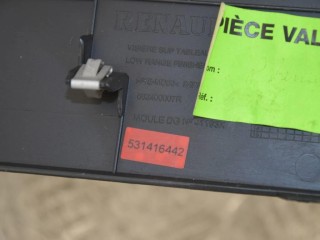 Накладка декоративная на торпедо, ориг. номер 682400007R, Renault Scenic 3 2009-2012