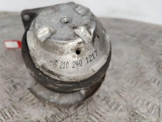 Подушка крепления двигателя, ориг. номер 6042230004, 2102401217, Mercedes C W202 1997-2001