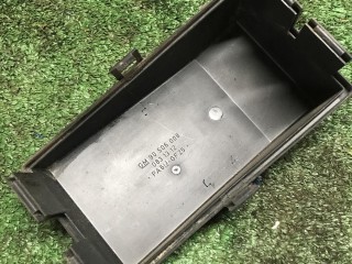 крышка блока предохранителей, ориг. номер 90506008, Opel Vectra B 1995-2000