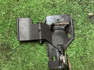крюк капота, ориг. номер 4L0823480, Audi Q7 4L 2005-2009