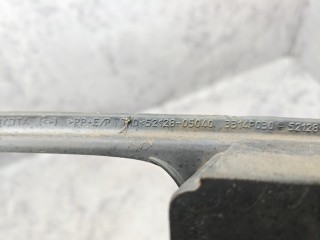 рамка фары противотуманной левая, ориг. номер 52128-05020, Toyota Avensis 2 поколение T250 2003-2006