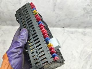 блок предохранителей, ориг. номер 357937039, Volkswagen Caravelle T4 1991-2003
