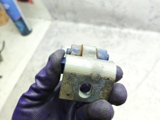 петля двери передней левой, ориг. номер 7D0831401, Volkswagen Transporter T4 1990-2003