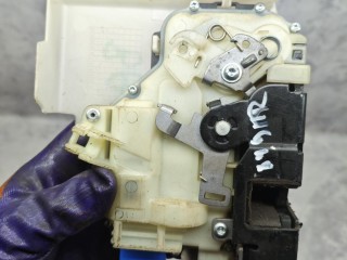 замок двери передней правой, Volkswagen Transporter T5 2002-2009