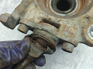 ступица передняя левая, Volkswagen Transporter T4 1991-2003