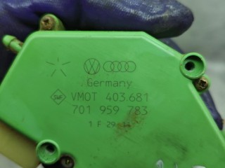 активатор замка багажника, ориг. номер 701959783, Volkswagen Transporter T4 1991-2003