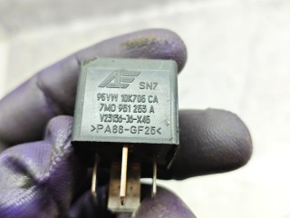 реле (прочие), ориг. номер 7M0951253A, 95VW10K705CA, Audi A6 C5 [рестайлинг] 2001-2005