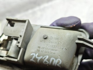 ручка внутренняя двери передней правой, ориг. номер 701837020A, Volkswagen Transporter T4 1991-2003