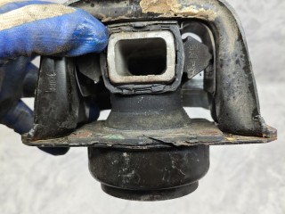 подушка крепления двигателя, ориг. номер 9655922980, 9636583980, 9636845880, Peugeot 5008 1 поколение 2009-2013