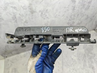 кронштейн крепления бампера переднего правый, ориг. номер 9684020980, 9684021980, Peugeot 5008 1 поколение 2009-2013