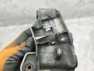 кронштейн коробки (балка кпп), ориг. номер 7H0711781D, Volkswagen Multivan T5 2003-2009