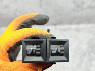 кнопка обогрева сидений, ориг. номер 7E0963563, Volkswagen Multivan T5 2003-2009