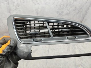 дефлектор обдува салона, ориг. номер 9686528077, Peugeot 5008 1 поколение 2009-2013
