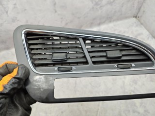 дефлектор обдува салона, ориг. номер 9686528077, Peugeot 5008 1 поколение 2009-2013