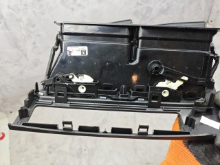 дефлектор обдува салона, ориг. номер 9686528077, Peugeot 5008 1 поколение 2009-2013