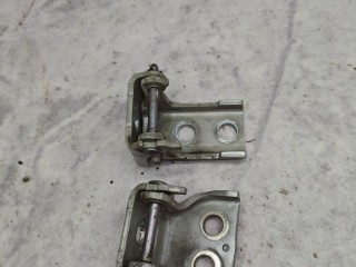 петля двери передней правой, Peugeot 5008 1 поколение 2009-2013