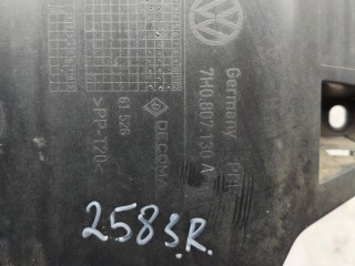 ус под фонарь правый, ориг. номер 7H0807130A, Volkswagen Multivan T5 2003-2009