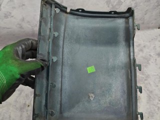 ус под фонарь правый, ориг. номер 7H0807322A, Volkswagen Multivan T5 2003-2009