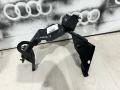 4M8821131C, 4M8821137 кронштейн крыла Audi Q8 2023г. - фото №3