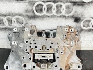 кронштейн коробки (балка кпп), ориг. номер 4M0399262N, Audi Q7 4M [рестайлинг] 2019-2024