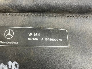 Сетка (собачник), ориг. номер A1648600074, Mercedes-Benz M W164 2005-2008
