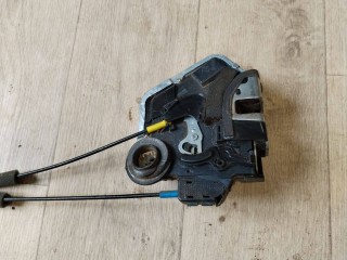 замок двери задней правой, Toyota Corolla Verso 2004-2007