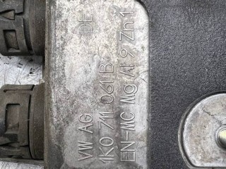 Кулиса, ориг. номер 1K0711061B, Volkswagen Jetta 5 2005-2010