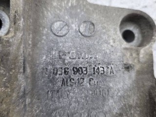 Кронштейн компрессора кондиционера, ориг. номер 036903143A, Volkswagen Passat B6 2005-2010