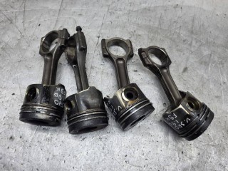 Поршень, Volvo V40 1999-2002